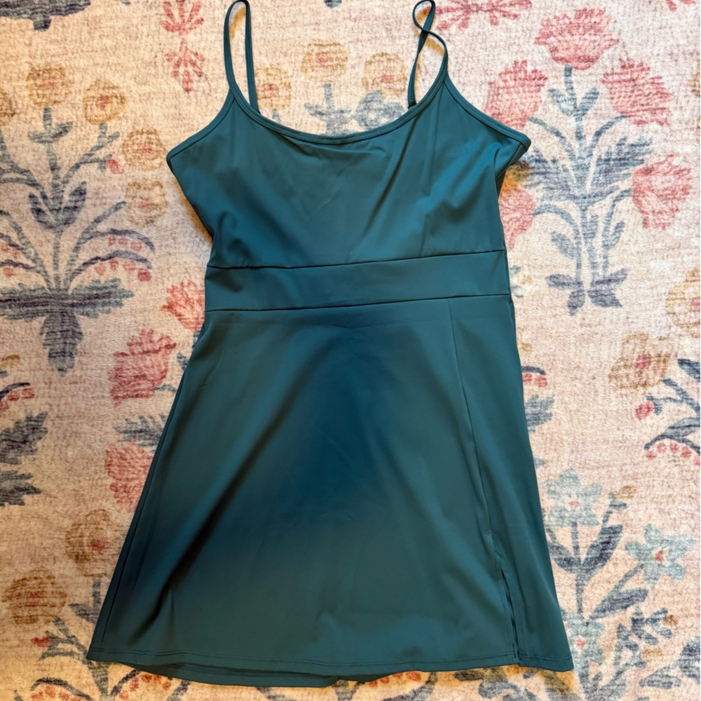 Women’s Athletic Dress with Biker Shorts Size Medium